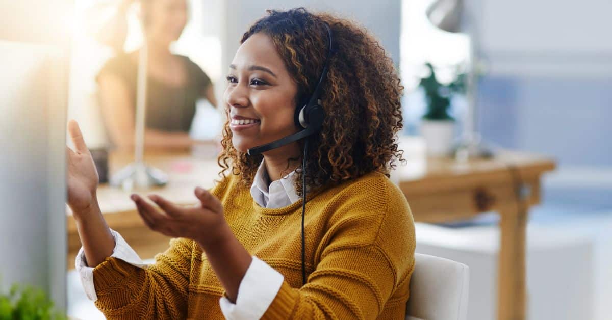 Everything you need to know to help you decide whether your small organization should outsource IT support.